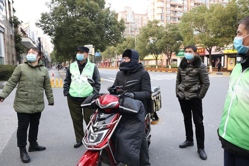 上海发布疫情最新要求，坚决遏制疫情扩散势头，保障城市安全有序运行